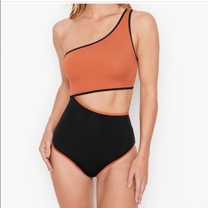 Victoria’s Secret Side Cutout Swimsuit Large